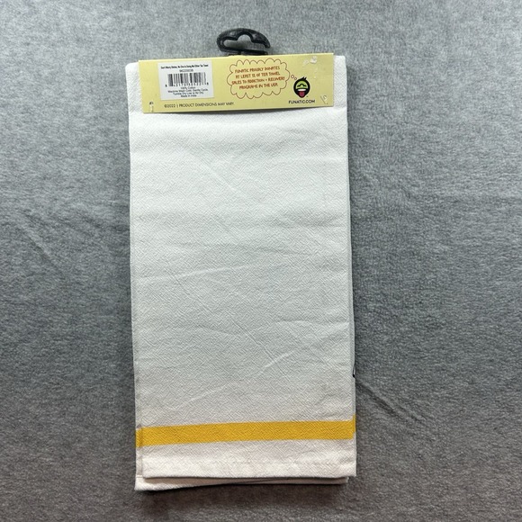 Kitchen Towel Retro Girl "Don't Worry Dishes, No One Is Doing Me Either" Novelty - Picture 2 of 3